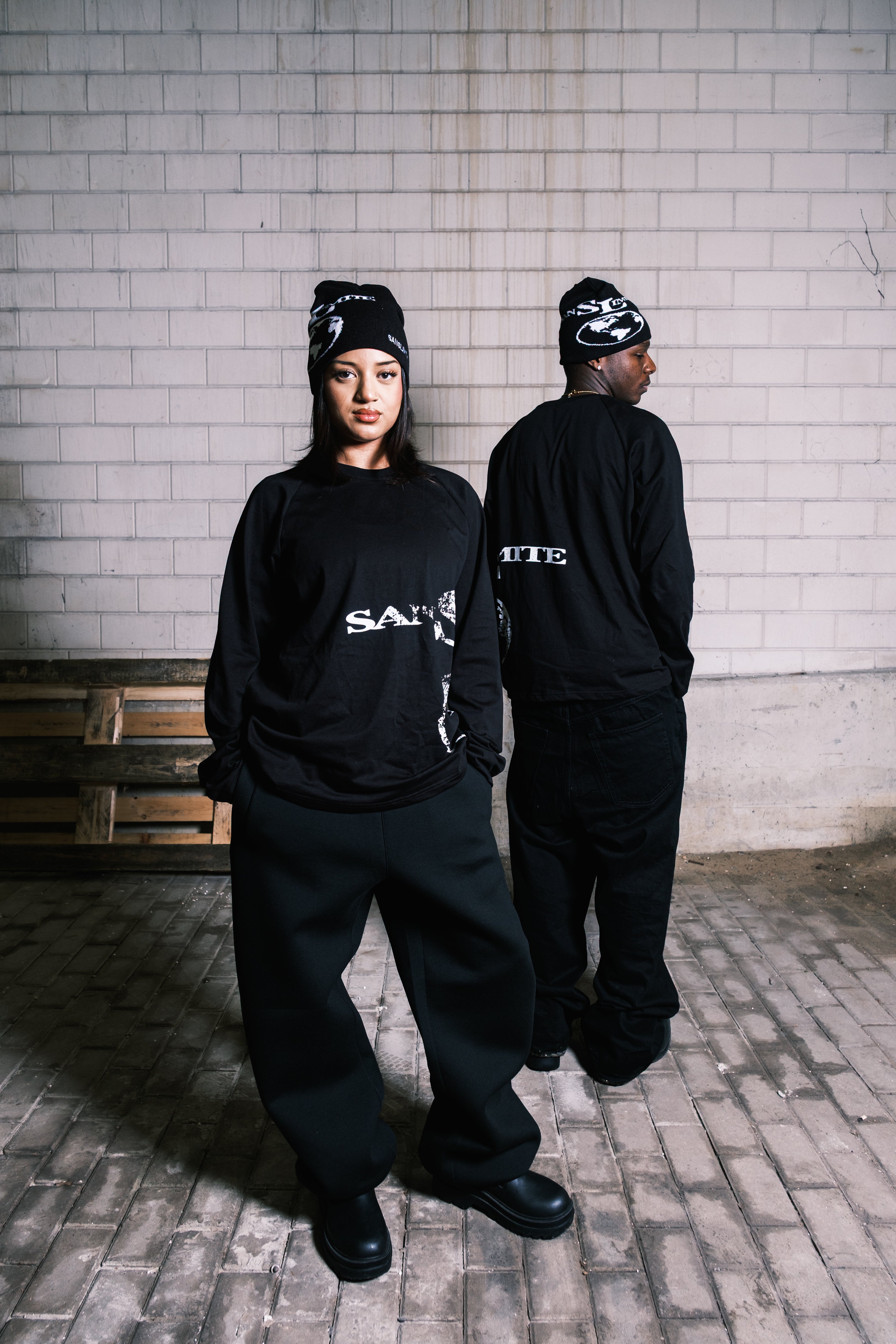 Concrete Longsleeve Black