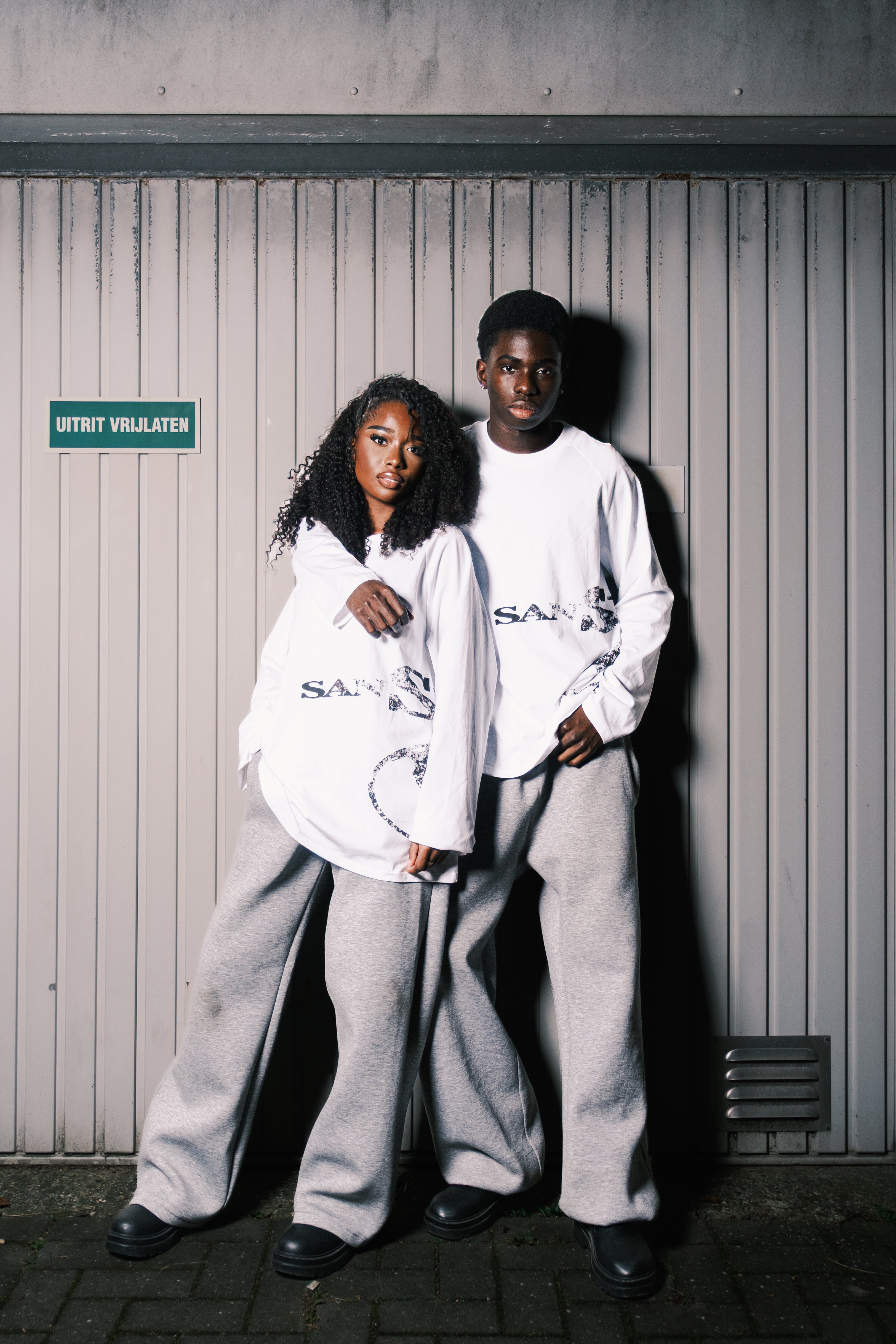 Concrete Longsleeve white